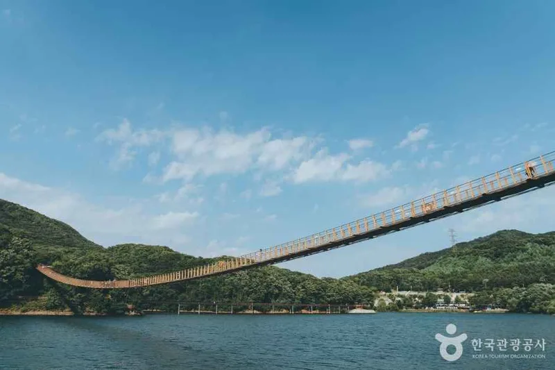 마장호수 출렁다리