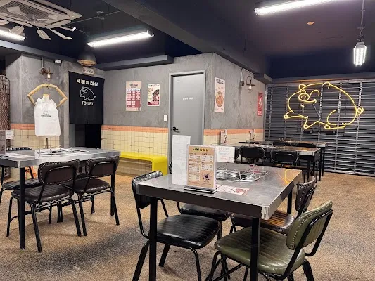 돼봉삼겹살 신림점│Korean BBQ │ 三枚肉 │ 五花肉