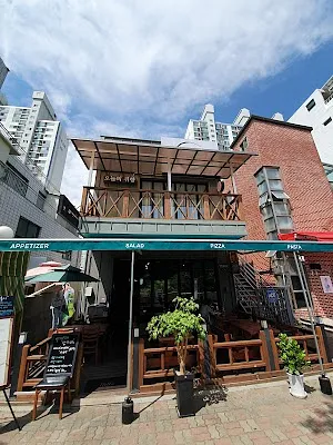 핏제리아 만자레