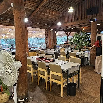산아래주막 보쌈한상 얼큰보양칼국수 도봉산점